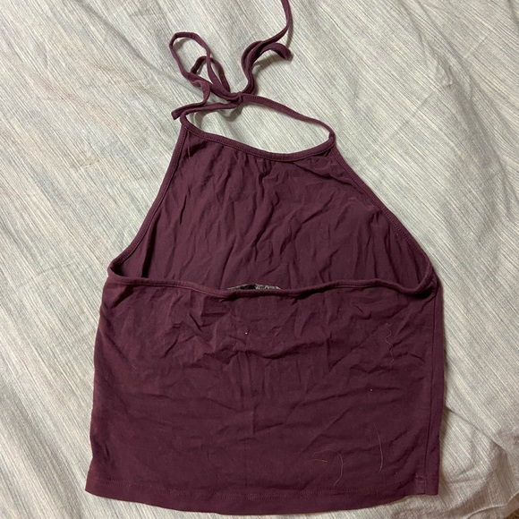 Brandy Melville Cropped Halter - Picture 2 of 3